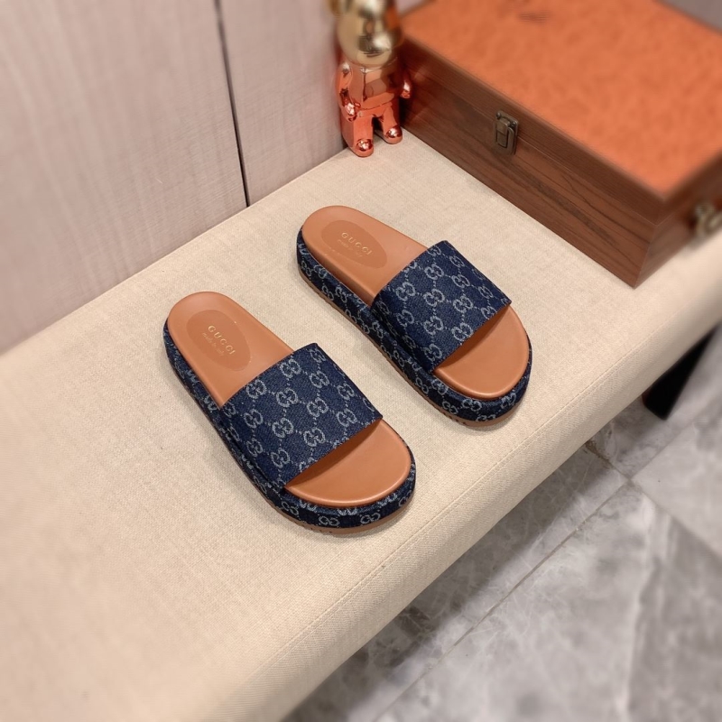 G*u*i slippers